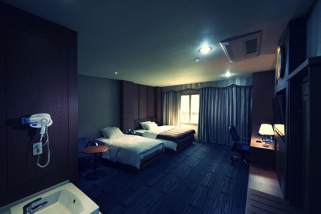 Benikea Premier Hotel Siheung Esterno foto