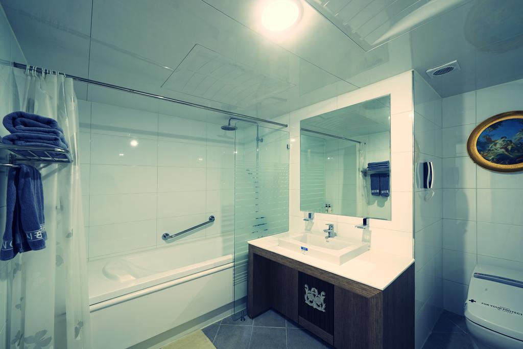 Benikea Premier Hotel Siheung Esterno foto