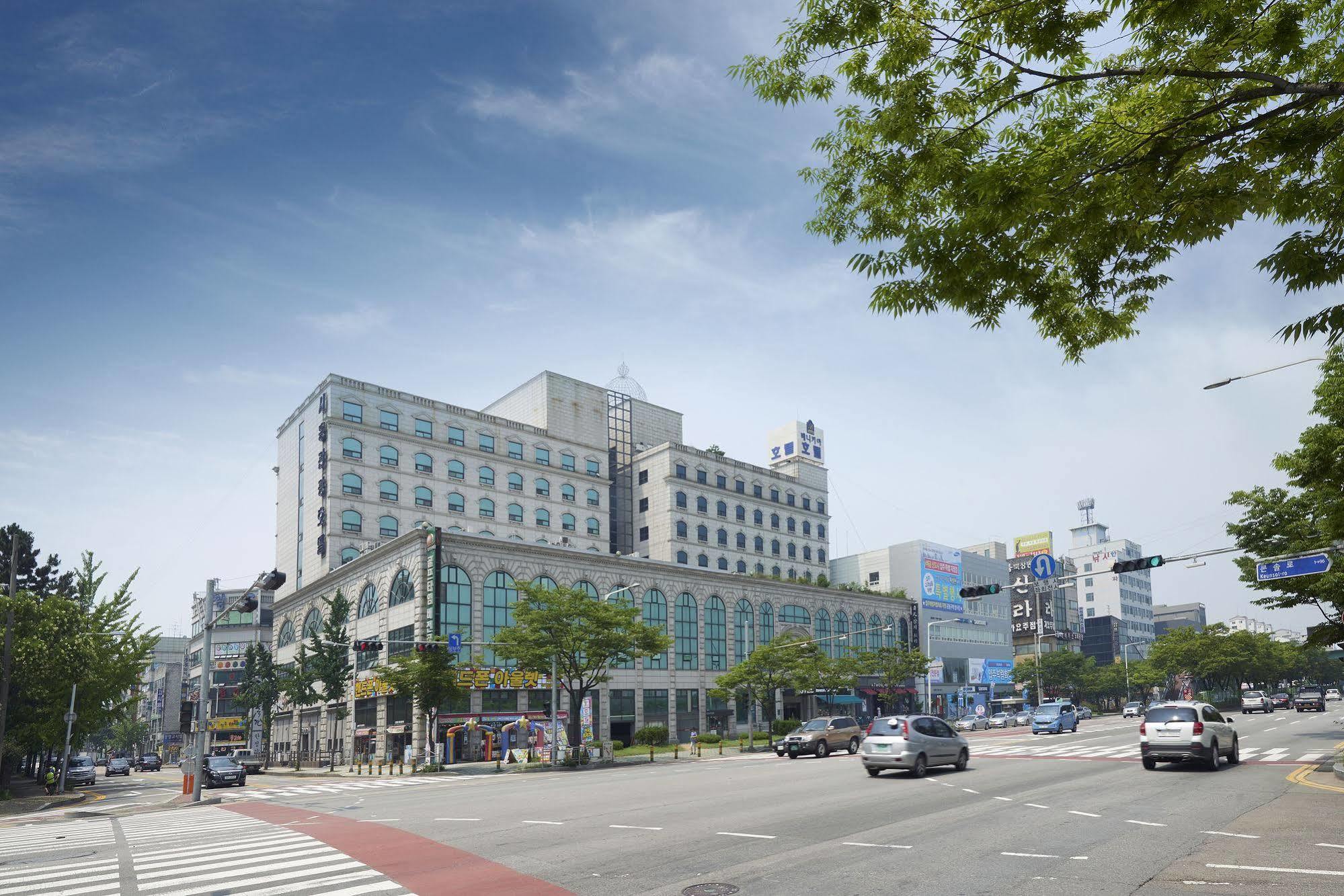 Benikea Premier Hotel Siheung Esterno foto