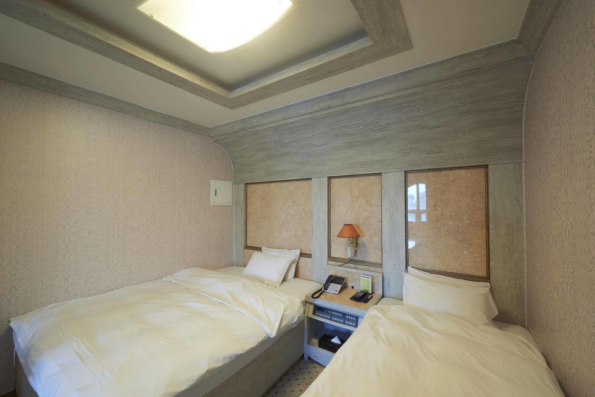 Benikea Premier Hotel Siheung Esterno foto