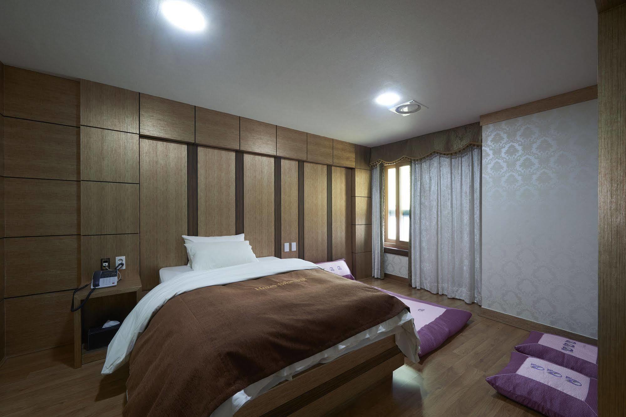 Benikea Premier Hotel Siheung Esterno foto